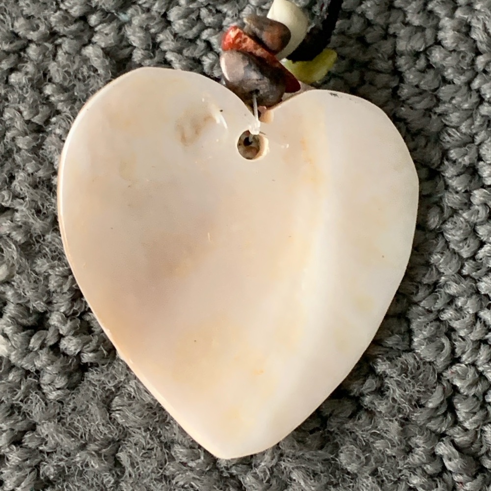 Heart-Shaped Shell and Gemstone Pendant Necklace NWOT - Picture 4 of 4